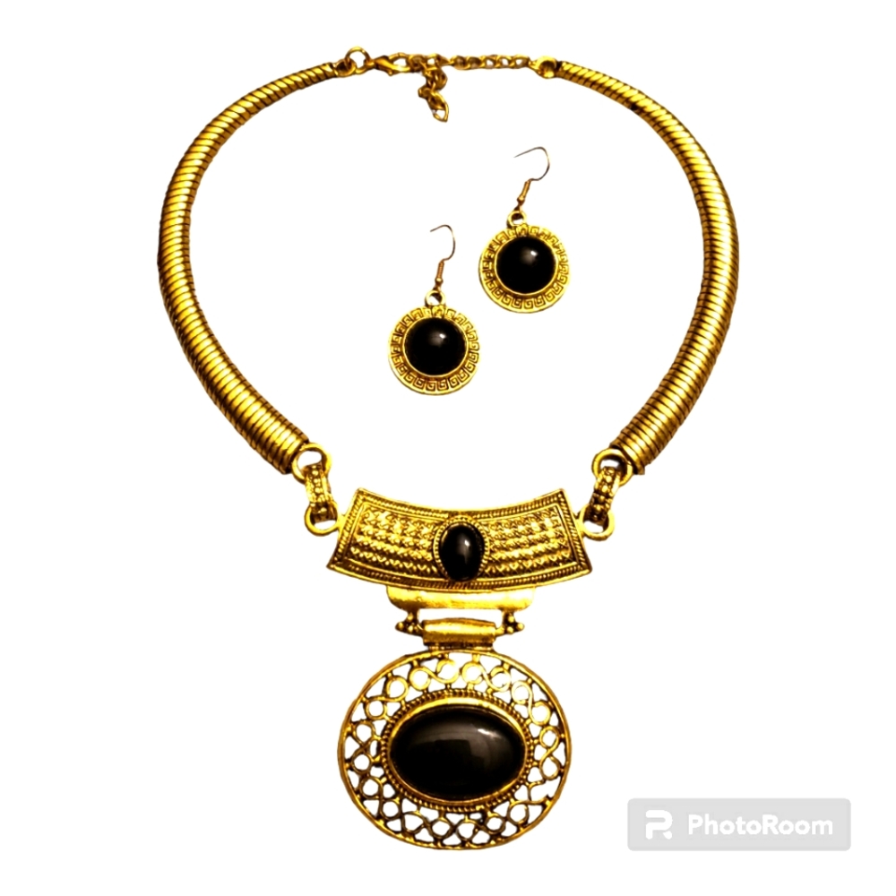 Women's Egyption style 18" choker including 2 1/2" earrings. New never worn